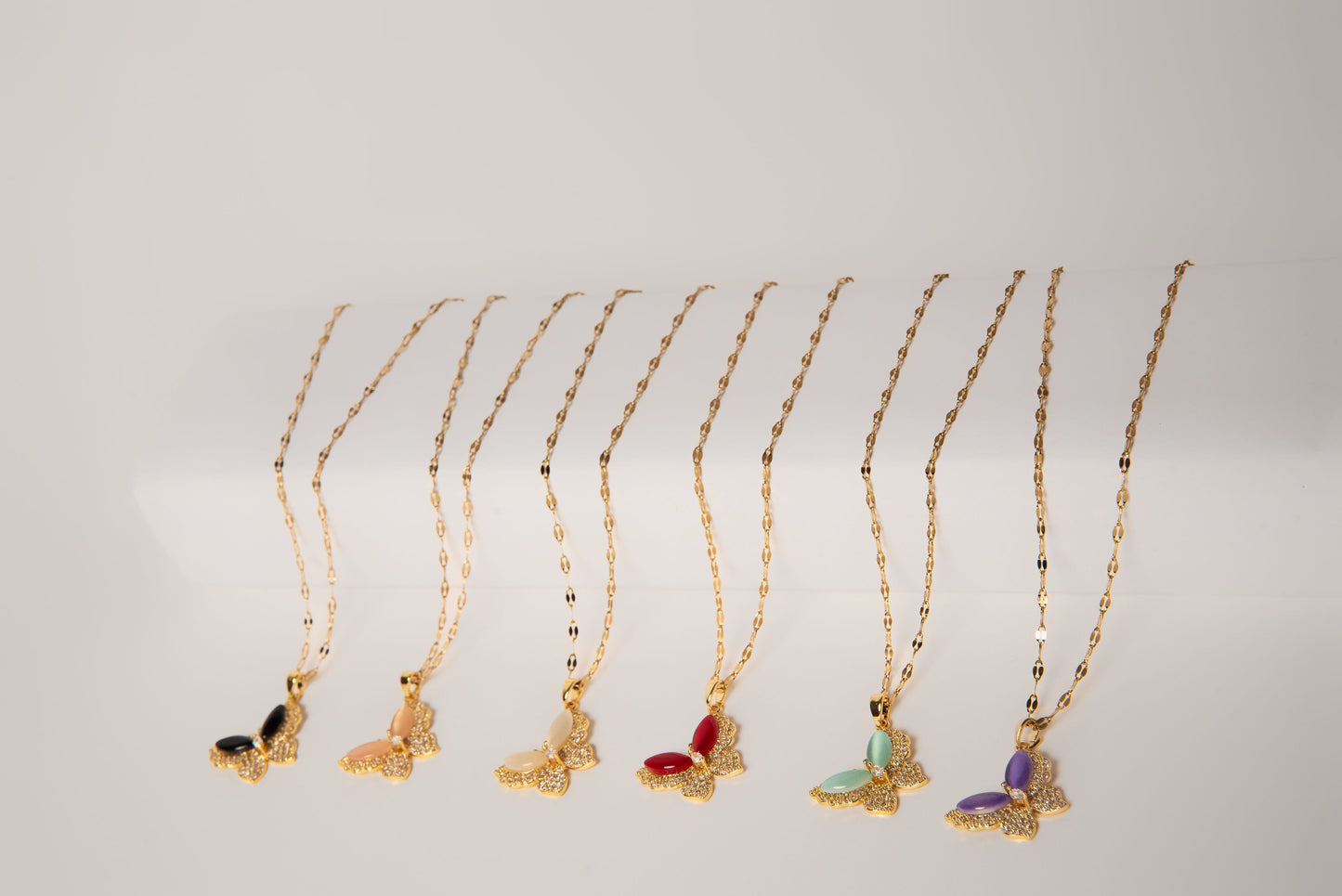 Collar mariposa