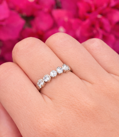 Anillo con cinco zirconias plata