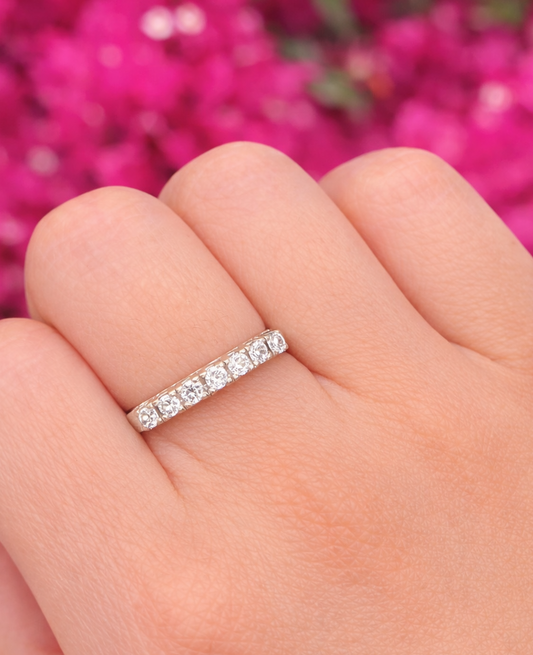 Anillo plata banda de zirconias clásica