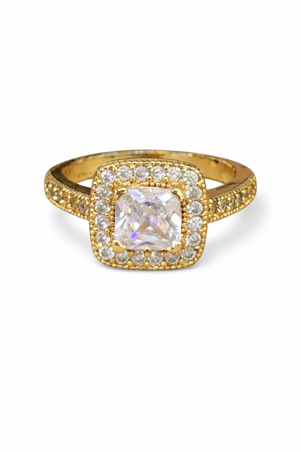 Anillo cuadrado con zirconias chapa de oro
