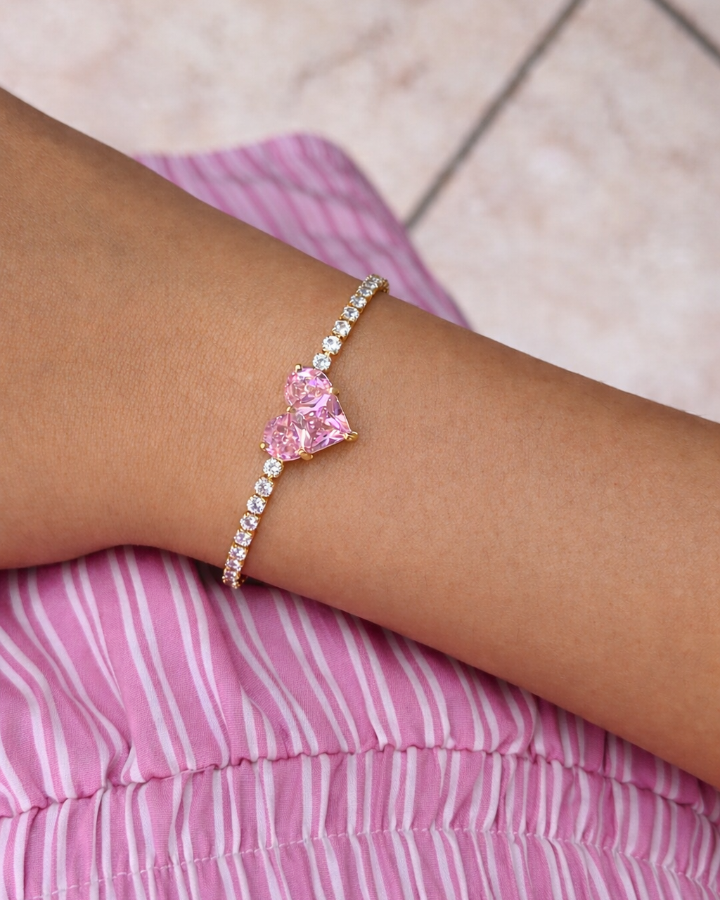 Pulsera Corazón de Circón Chapa de Oro