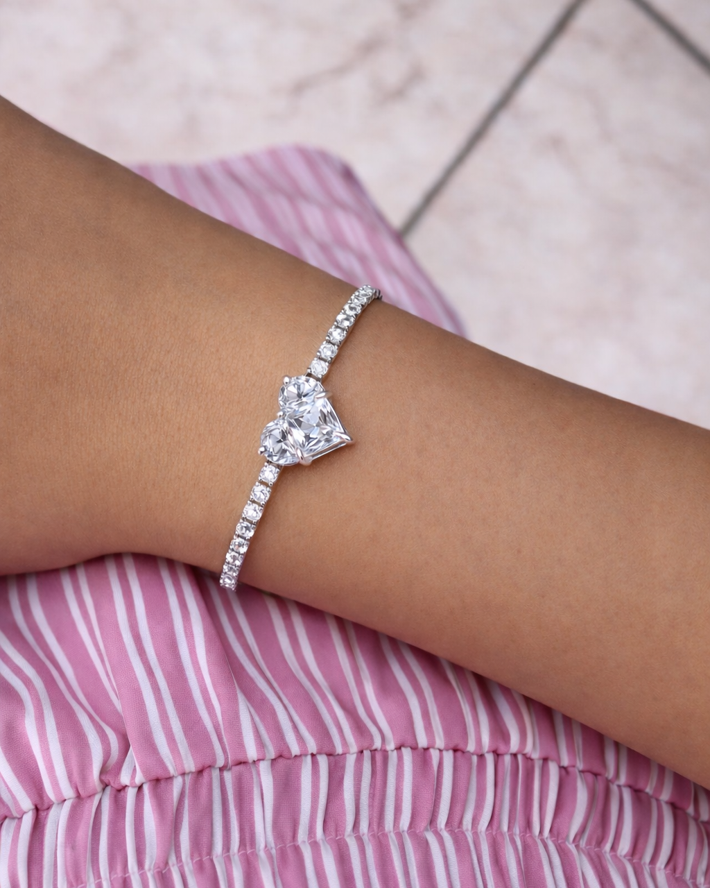 Pulsera Corazón de Circón Chapa de Oro