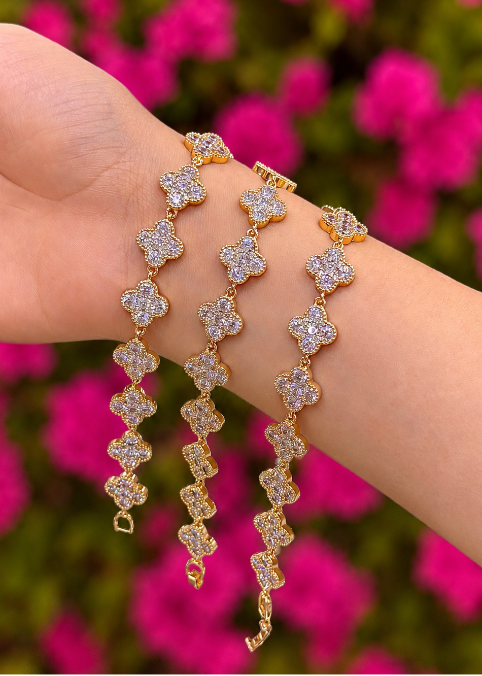 Pulsera de tréboles en pavé de zirconias chapa de oro