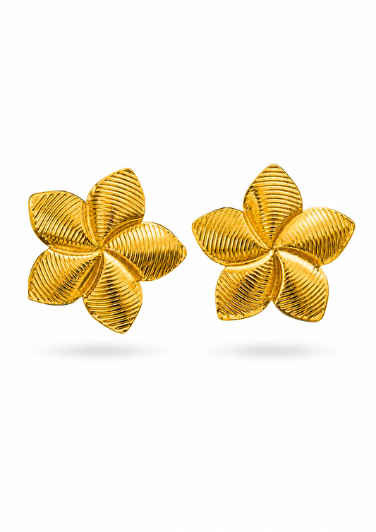 Aretes plumeria texturizada dorados acero inoxidable