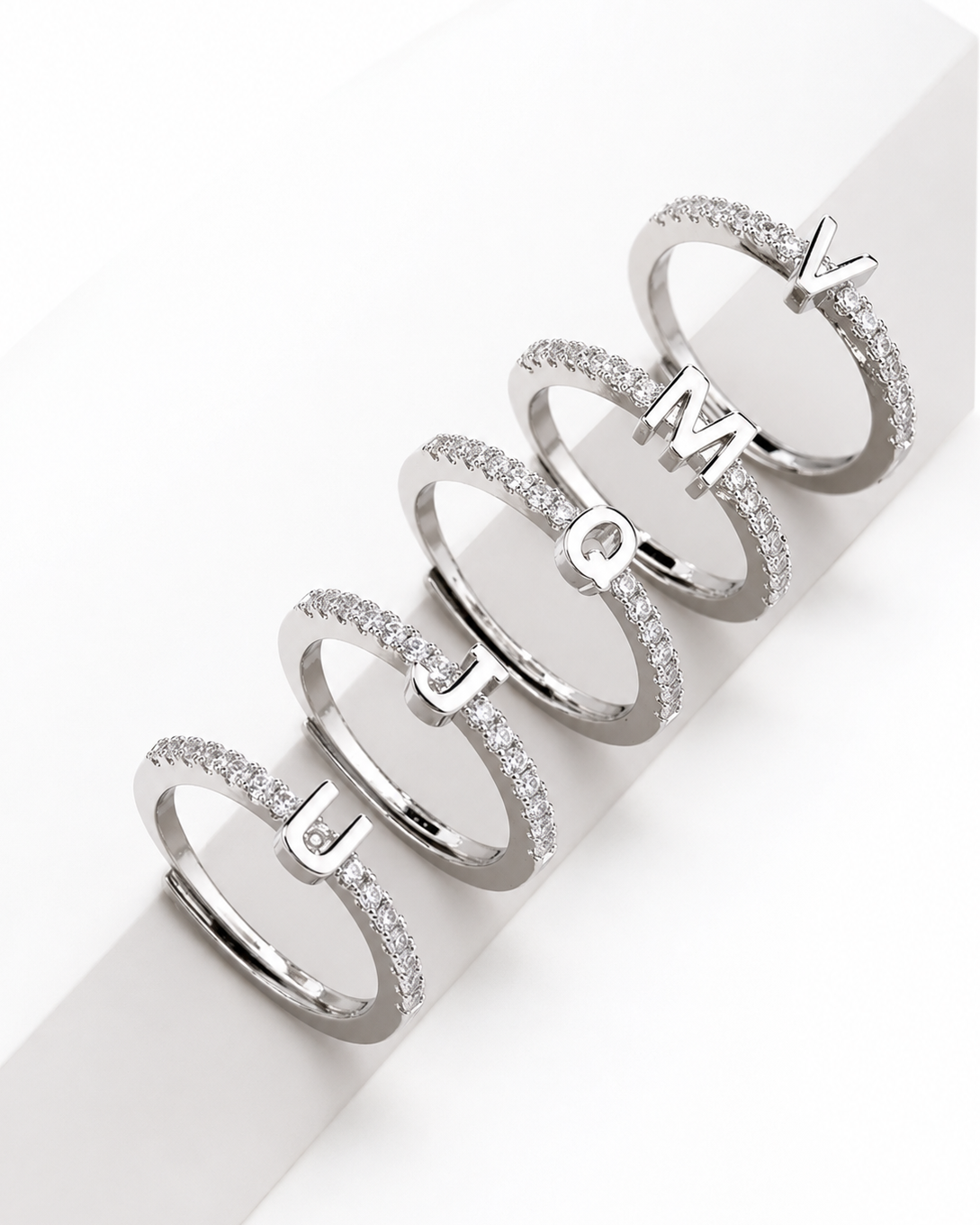 Anillos ajustables letras con zirconias chapa de oro