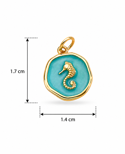 Dije caballito de mar esmaltado aqua chapa de oro