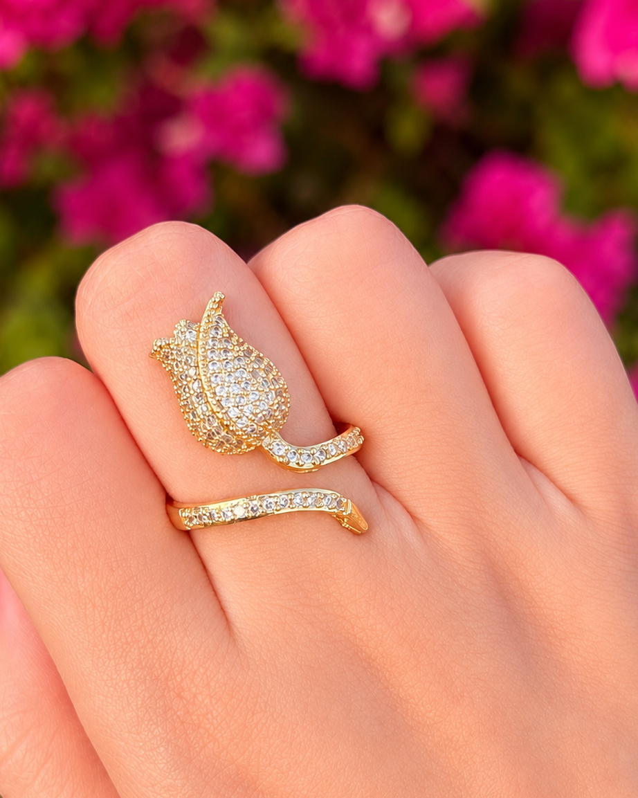 Anillo tulipan con zirconias chapa de oro