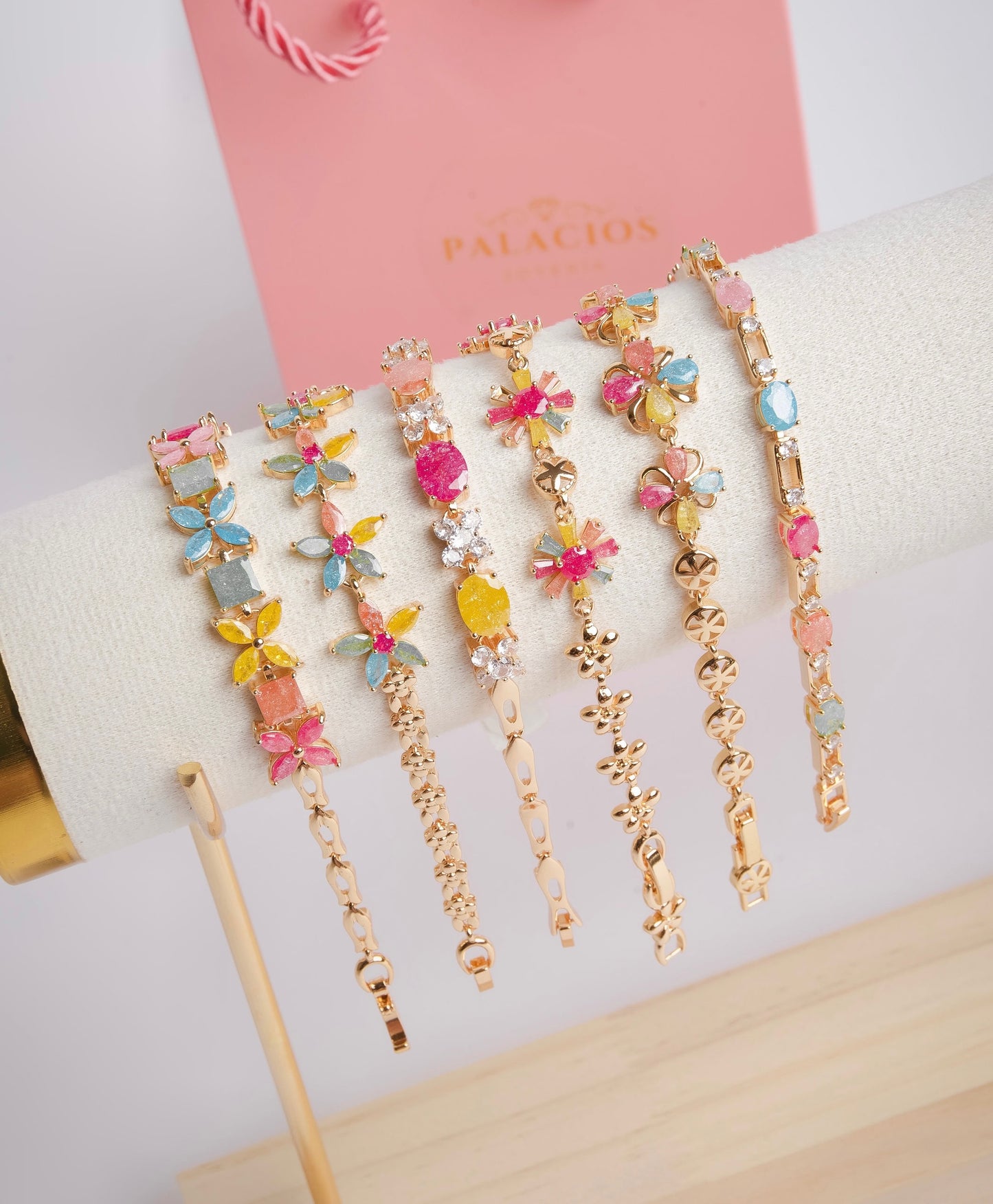 Pulseras en tonos pasteles baño de oro