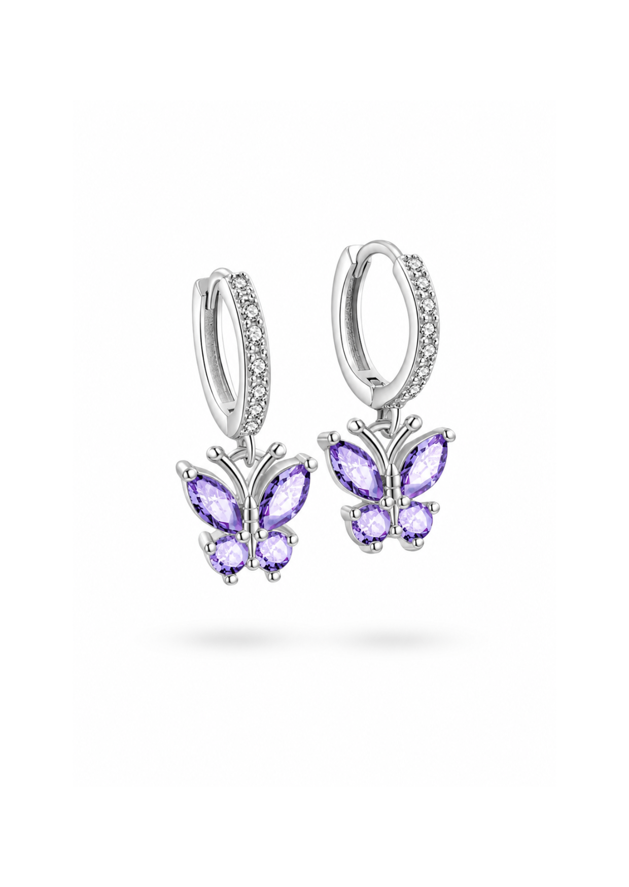 Aretes huggies mariposa chapado en plata con circón