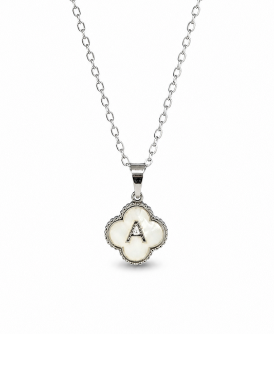 Collar trébol blanco con inicial acero inoxidable