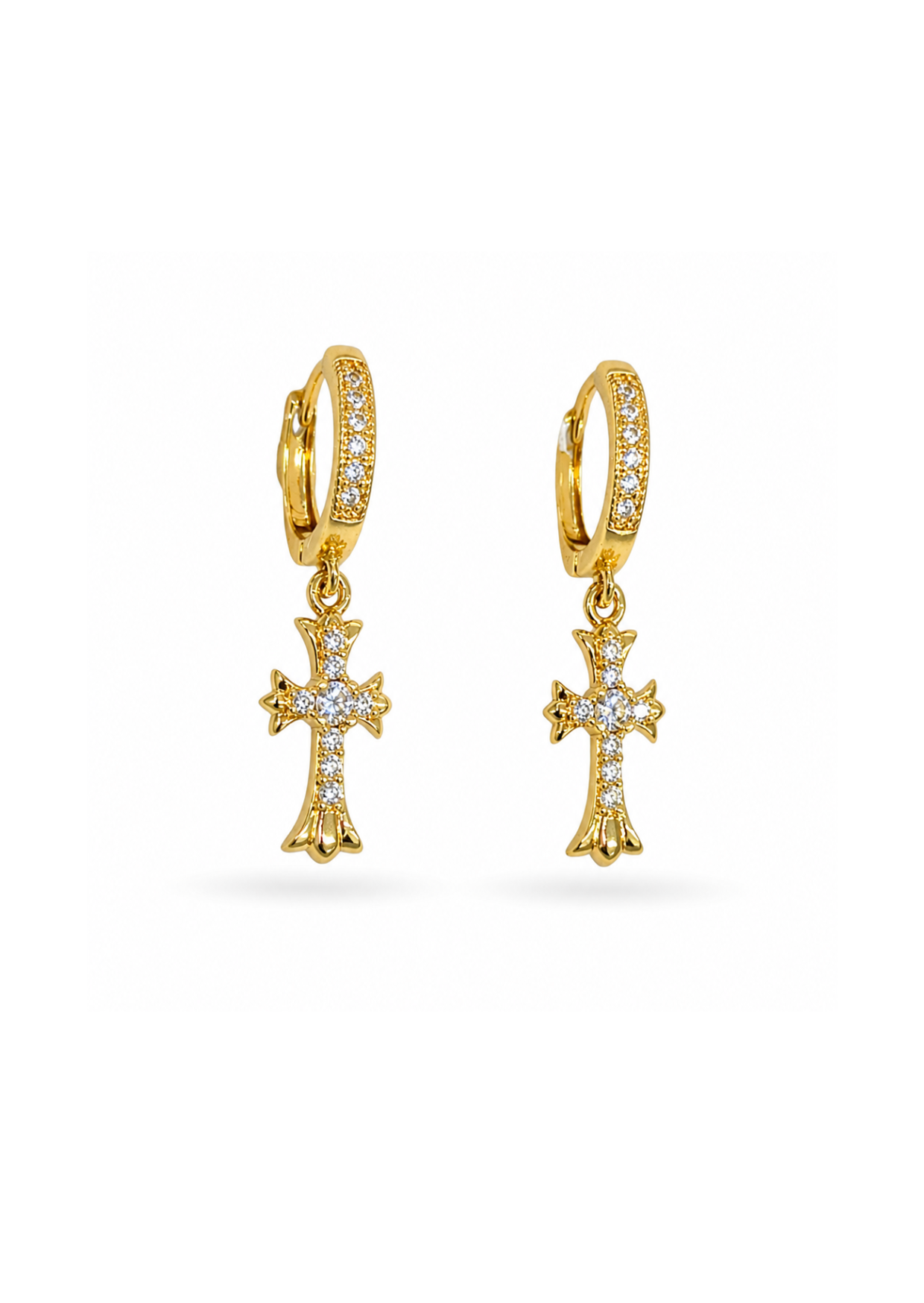 Aretes Huggies colgantes cruz gótica chapa de oro