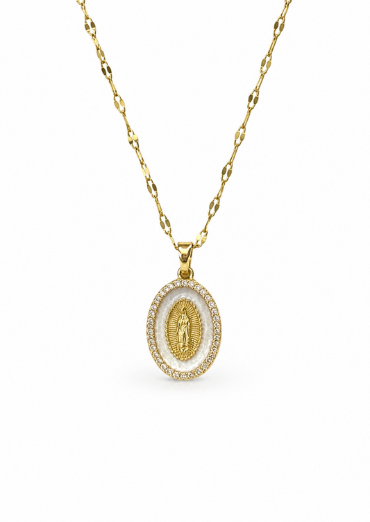 Collar virgen Guadalupe fondo nácar con zirconias acero inoxidable